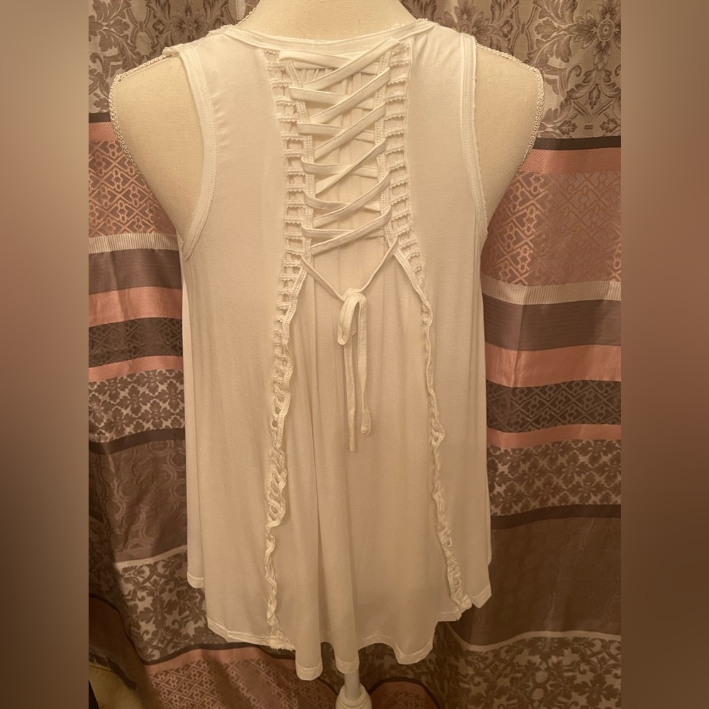 🌟🌟🌟NWT LOVE THIS ADORABLE BLOUSE 🌟🌟🌟